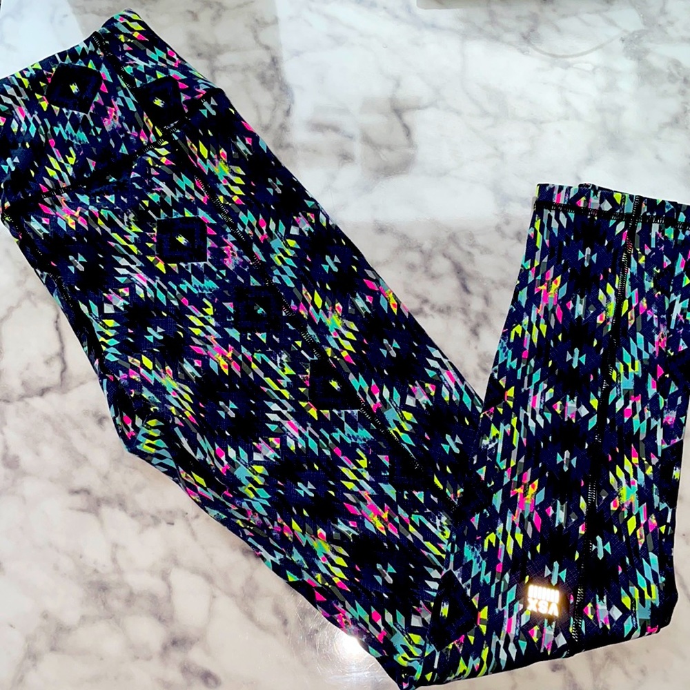 Victoria’s Secret sports leggings